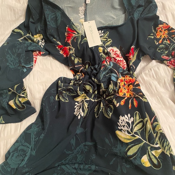 Green Floral Surplice BCBGeneration dress - Picture 2 of 3